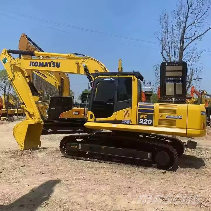 Komatsu PC220-8 Gravemaskiner på larvebånd