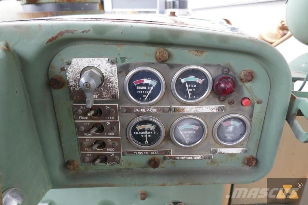 CAT D7F Ex-army Bulldozer på larvebånd