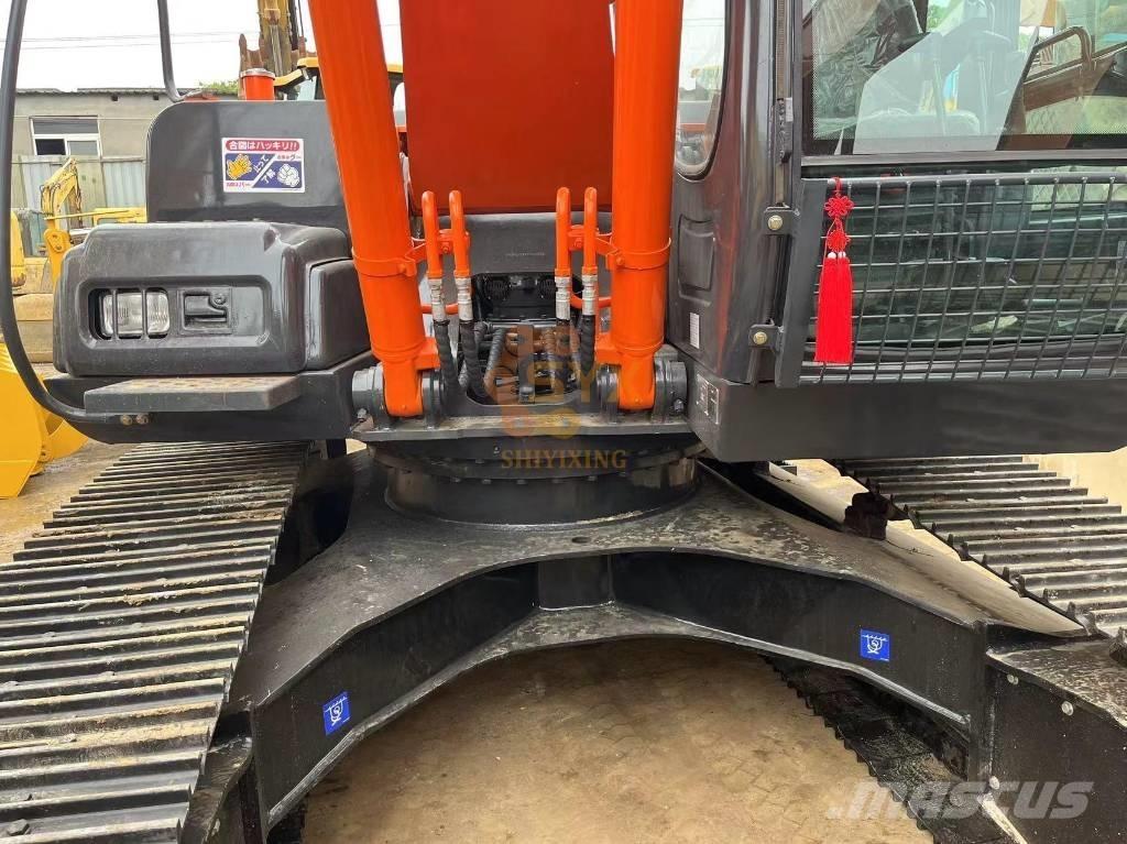 Hitachi ZX 200-3G Gravemaskiner på larvebånd