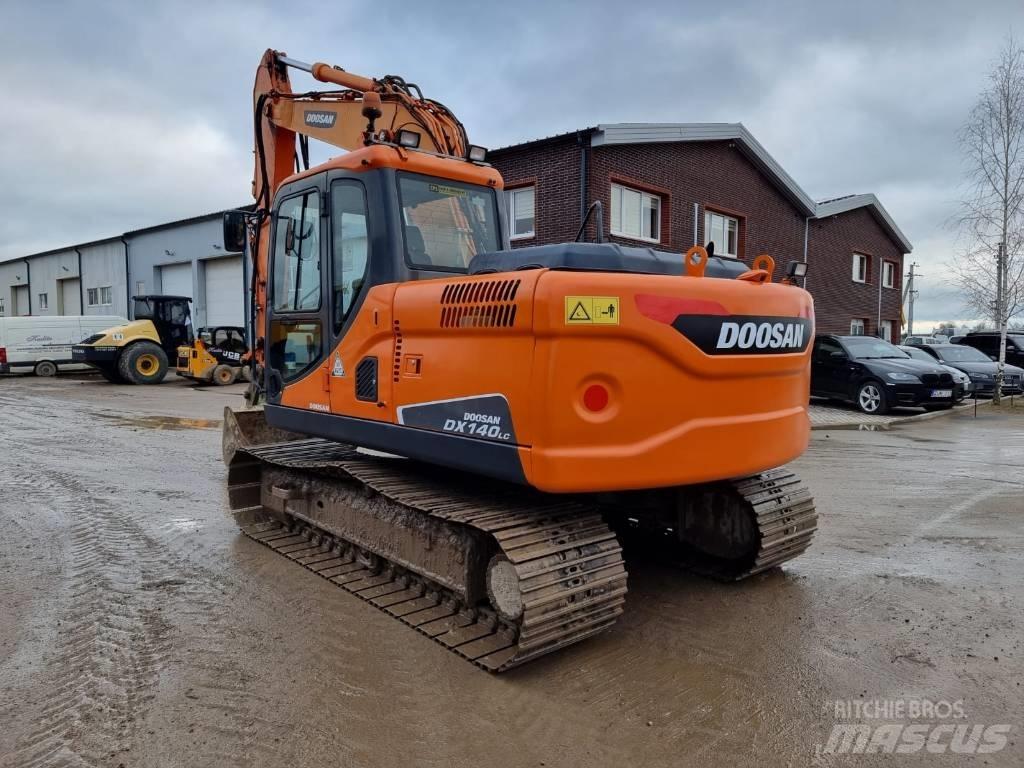 Doosan DX 140 LC Gravemaskiner på larvebånd
