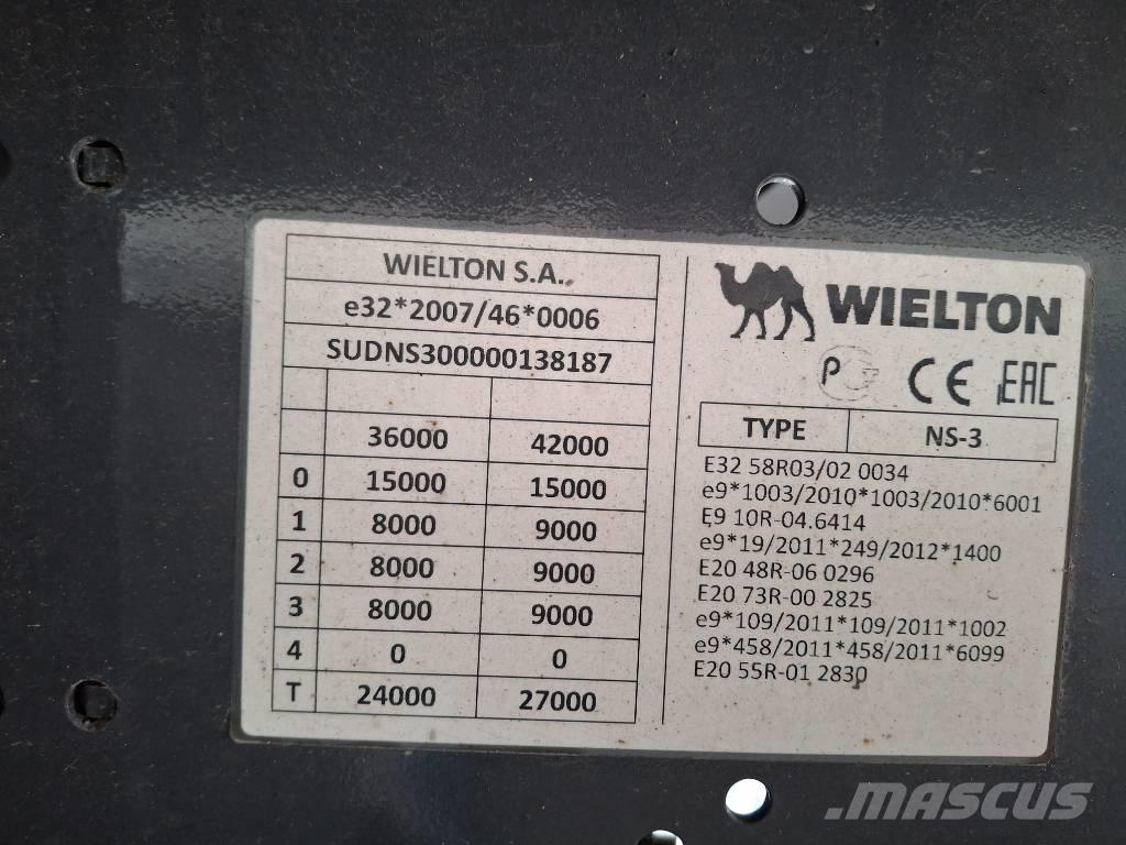 Wielton NS3K Semi-trailer med Gardinsider