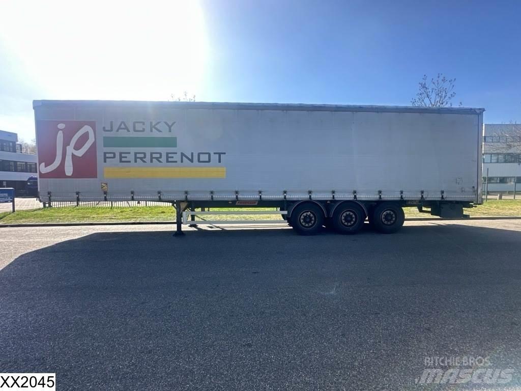 Fruehauf Tautliner Semi-trailer med Gardinsider