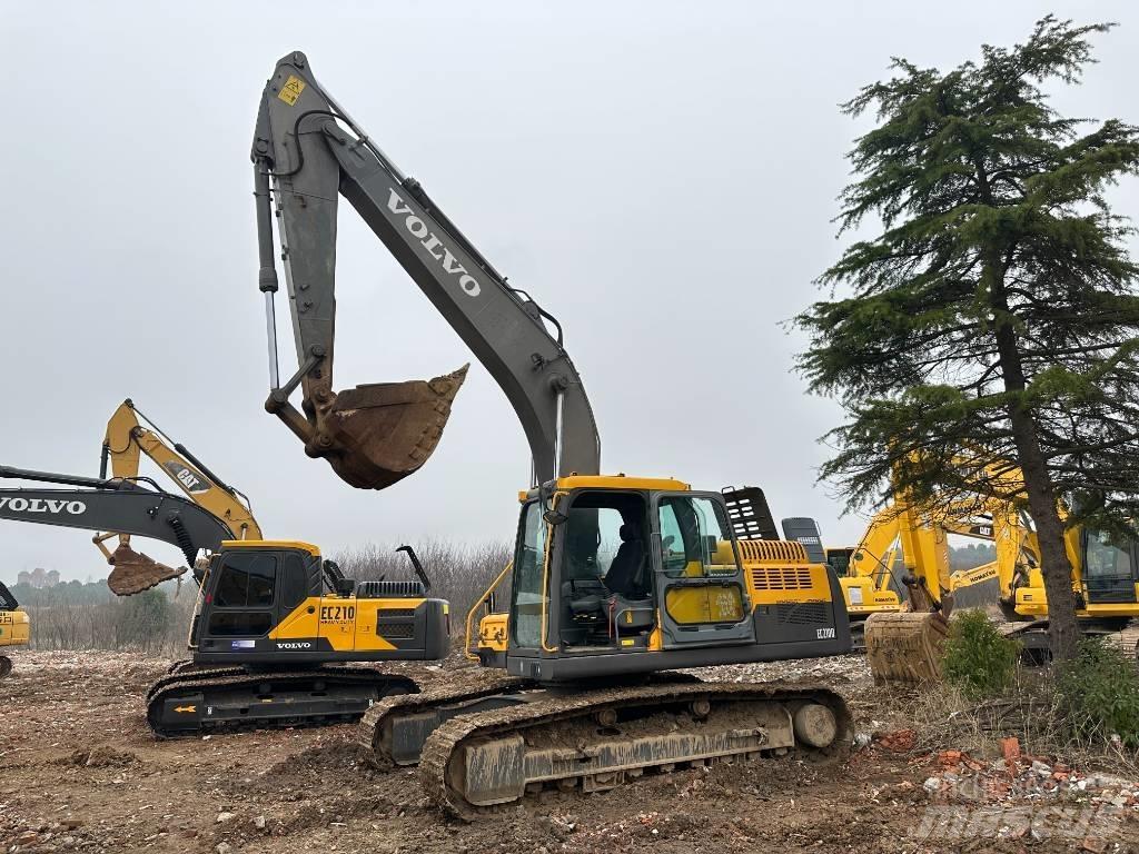 Volvo EC210D Gravemaskiner på larvebånd