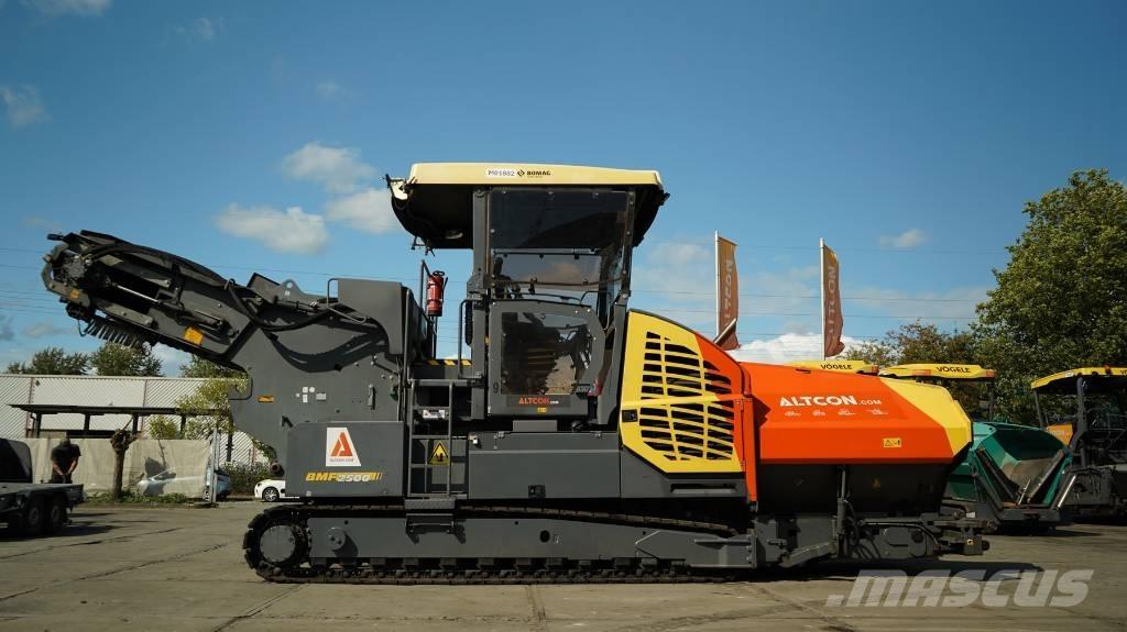 Bomag BMF 2500 S Asfaltudlæggere