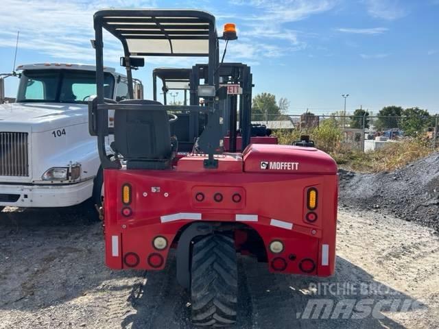 Moffett 4way m55.4 Terrængående gaffeltruck