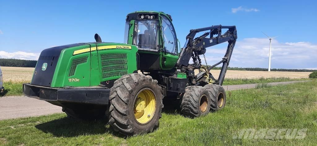John Deere 1170 E Skovningsmaskiner