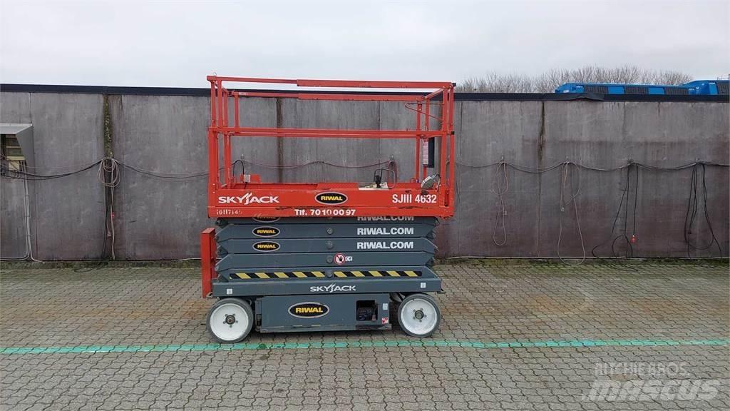 SkyJack SJIII4632 Saxlifte