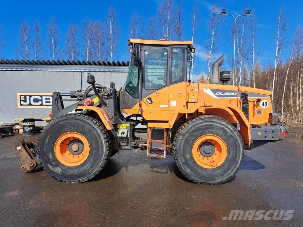 Doosan DL 220 Læssemaskiner på hjul