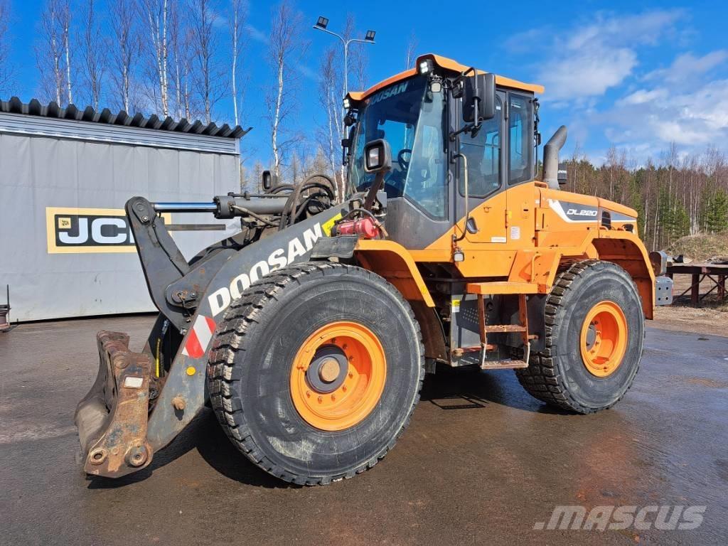 Doosan DL 220 Læssemaskiner på hjul