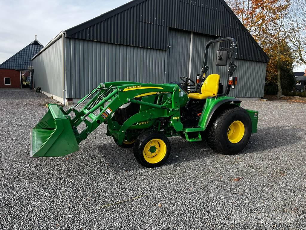 John Deere 3045 R Traktorer
