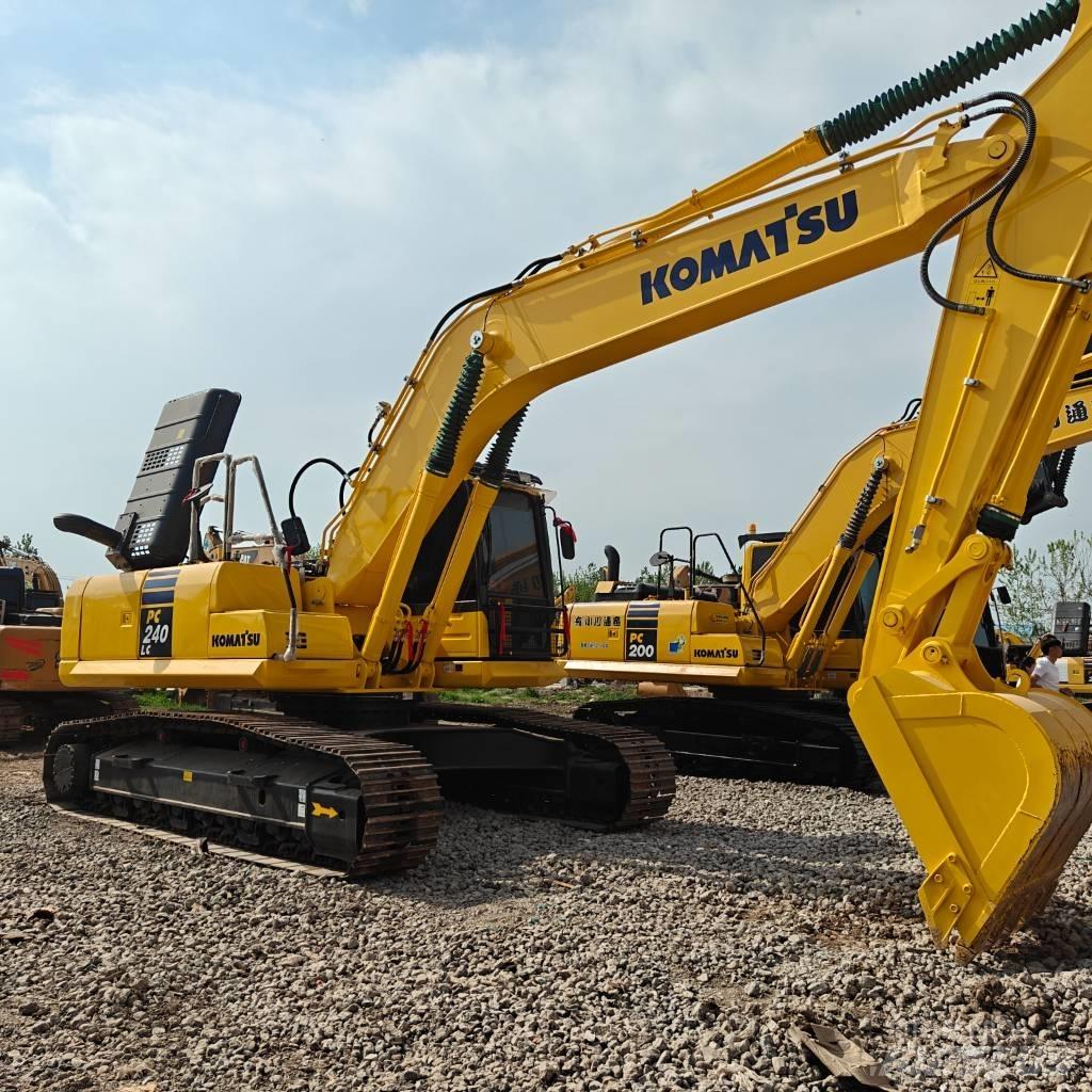 Komatsu 240LC-8 Gravemaskiner på larvebånd