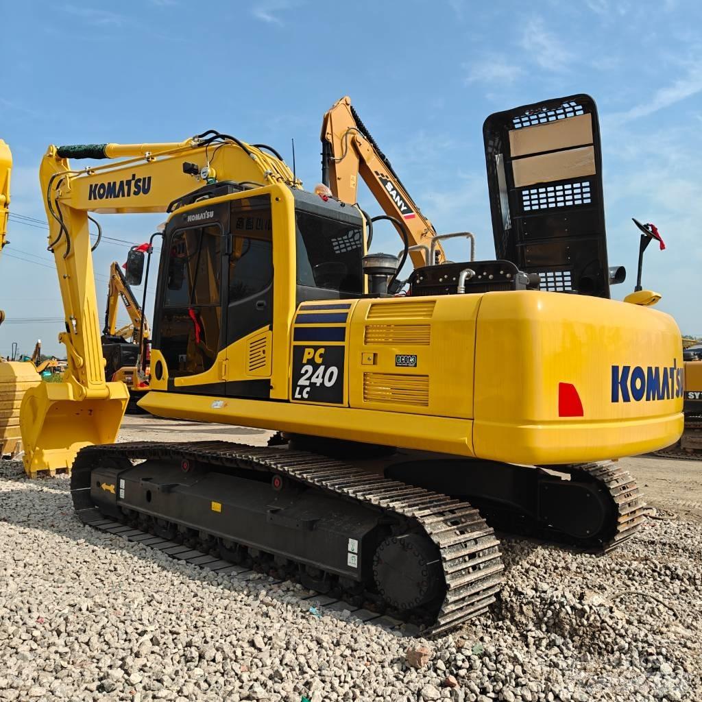 Komatsu 240LC-8 Gravemaskiner på larvebånd