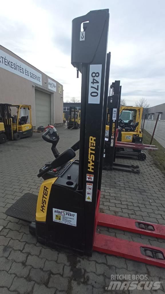 Hyster S1.4S Gaffelstabler med gående fører
