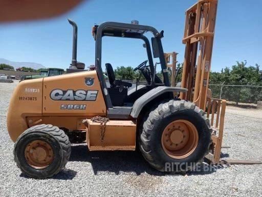 CASE 586H Terrængående gaffeltruck