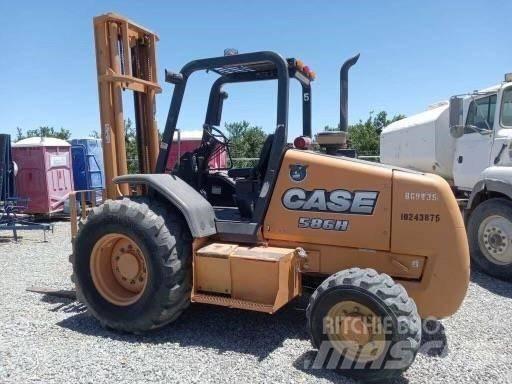 CASE 586H Terrængående gaffeltruck