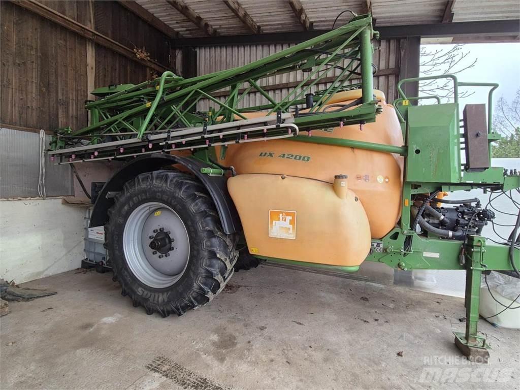 Amazone UX 4200 Trailersprøjter