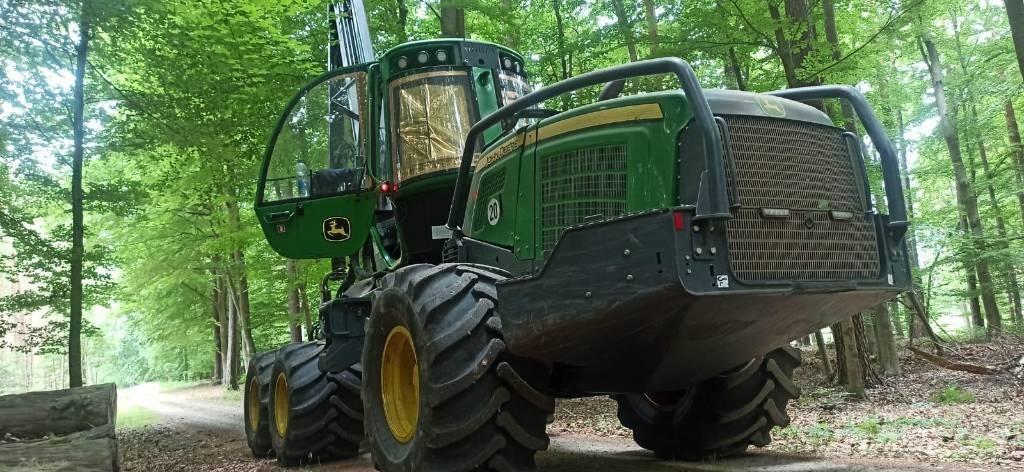 John Deere 1070G Skovningsmaskiner