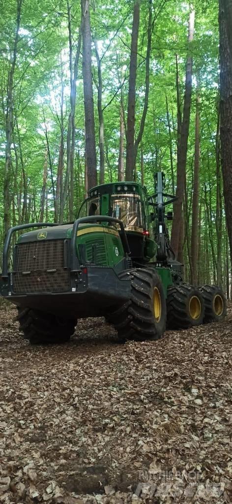 John Deere 1070G Skovningsmaskiner