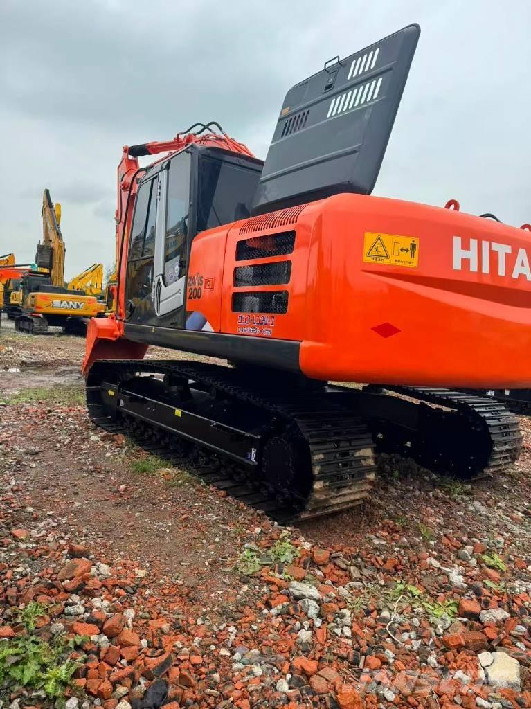 Hitachi ZX 200 Gravemaskiner på larvebånd