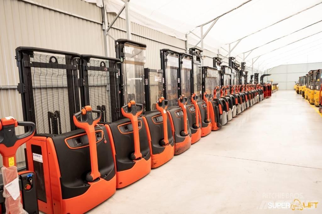 Linde L14AP Selvkørende stablere