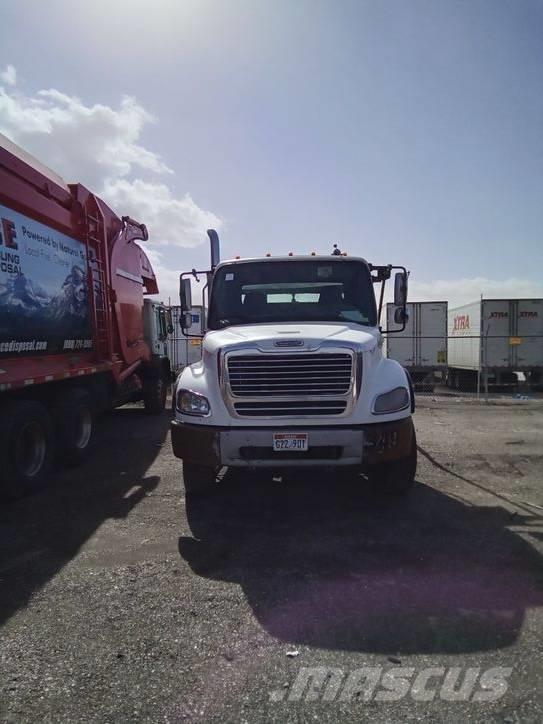 Freightliner M2 Demonterbare/wirehejs lastbiler