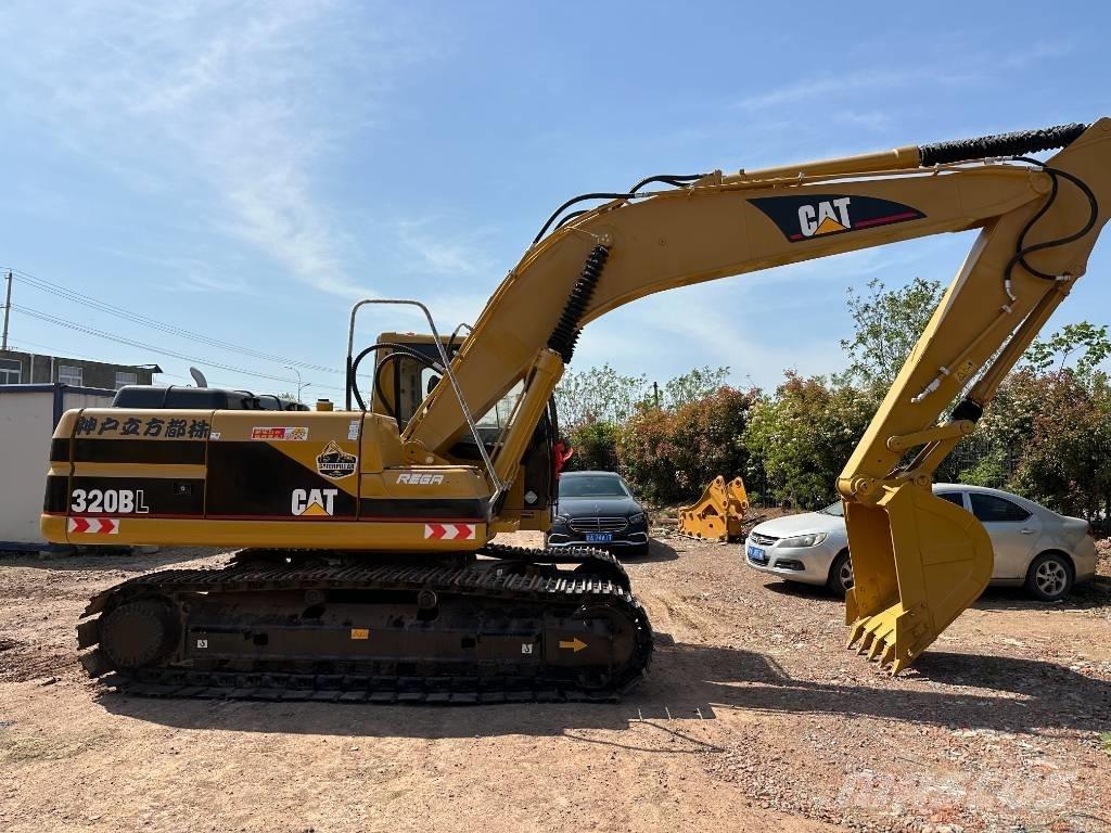 CAT 320 B L Gravemaskiner på larvebånd