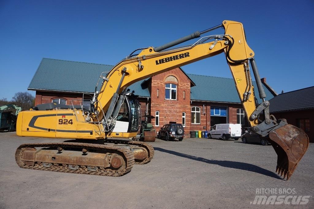 Liebherr R 924 LC Gravemaskiner på larvebånd