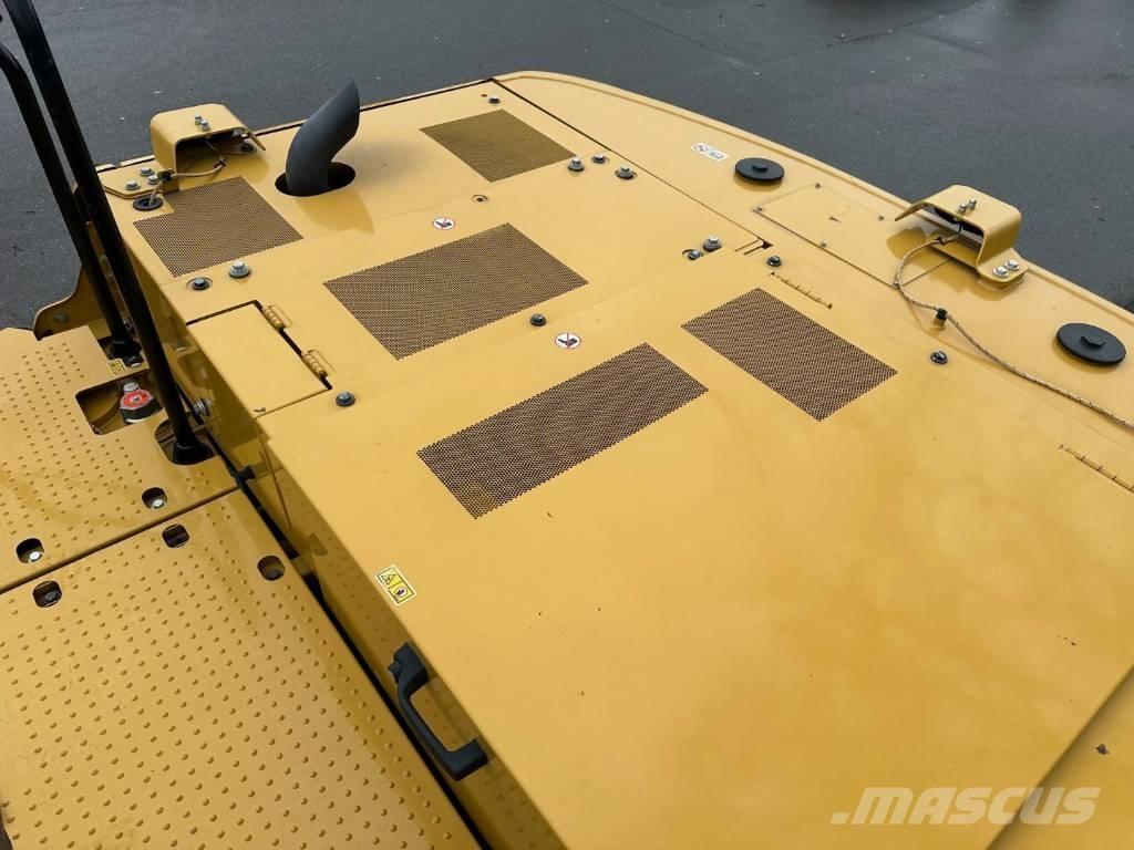 CAT 323 Gravemaskiner på larvebånd