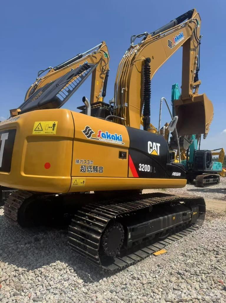 CAT 320d2 Gravemaskiner på larvebånd