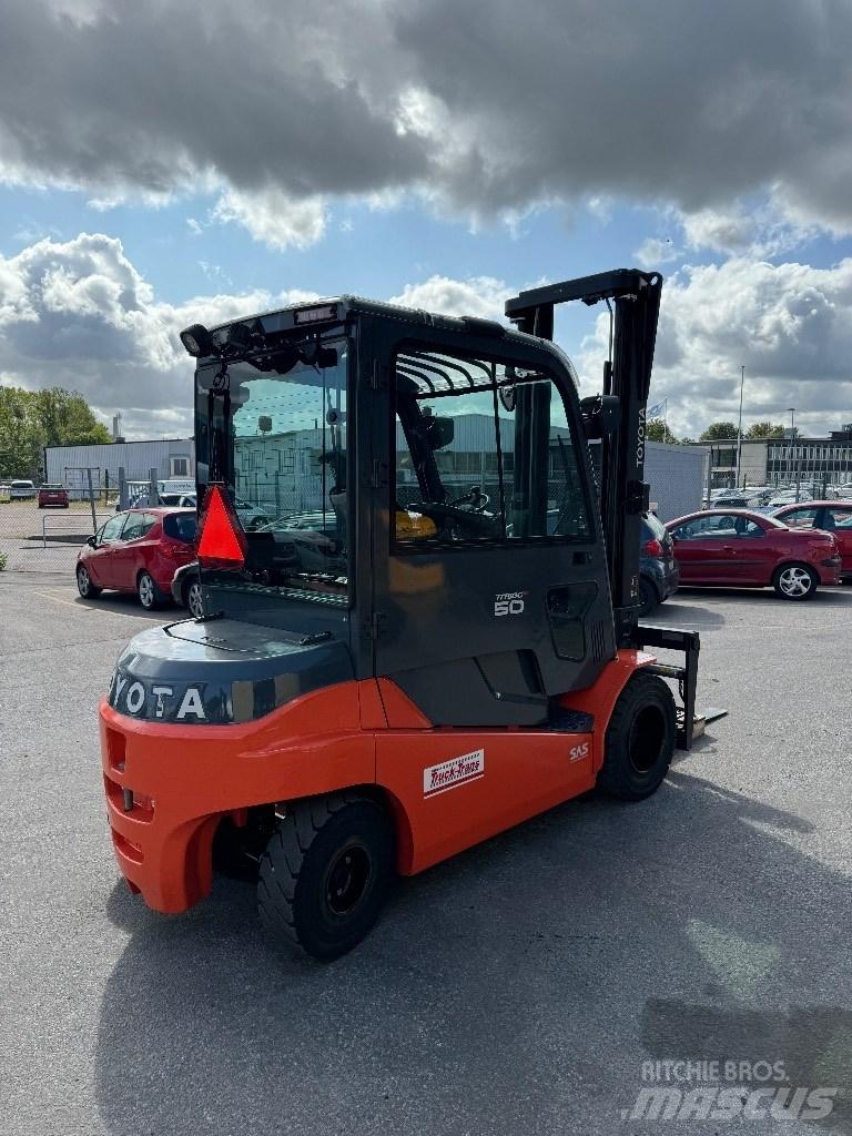 Toyota 8FBMT50 El gaffeltrucks