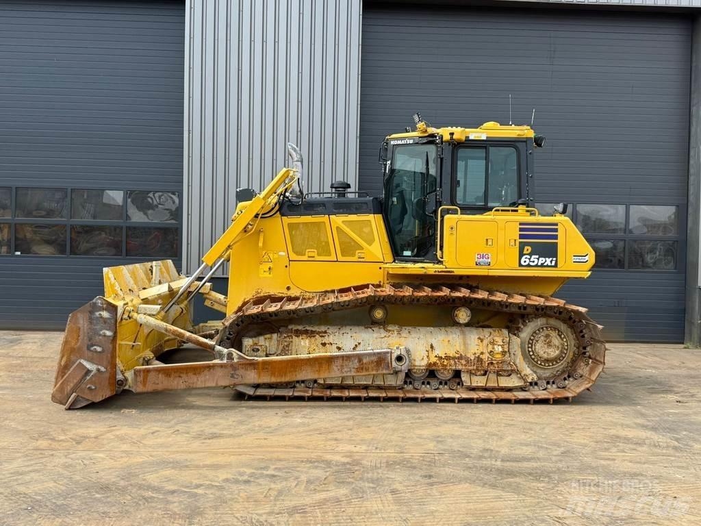 Komatsu D65PXi-18 Bulldozer på larvebånd