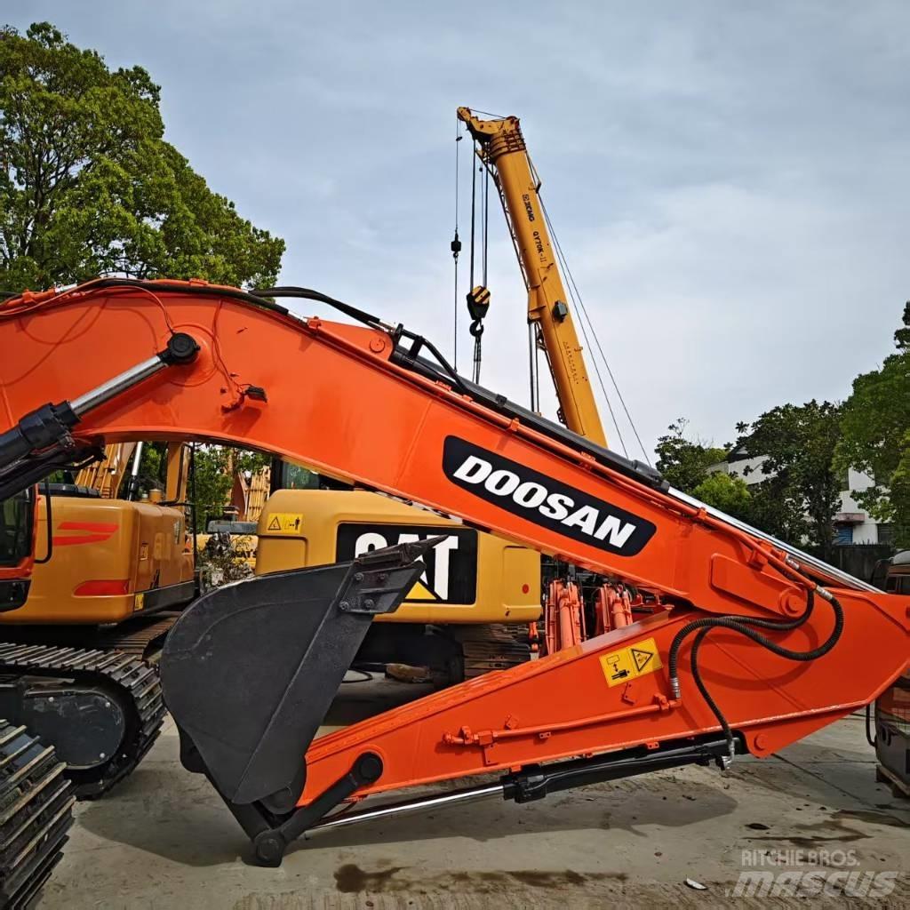Doosan DX 225 Gravemaskiner på larvebånd