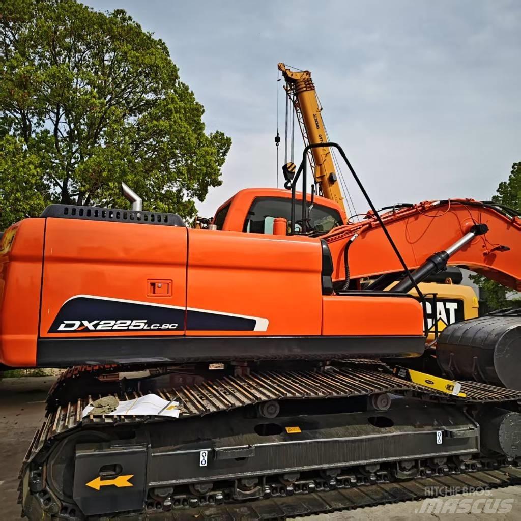 Doosan DX 225 Gravemaskiner på larvebånd