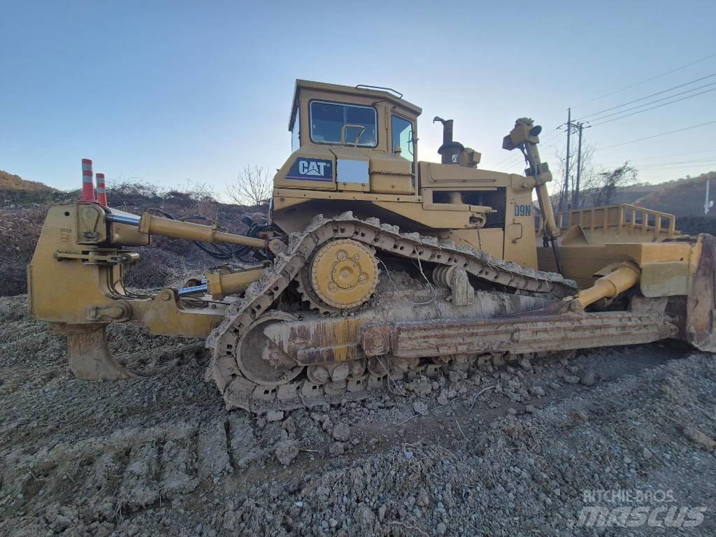 CAT D 9 N Bulldozer på larvebånd
