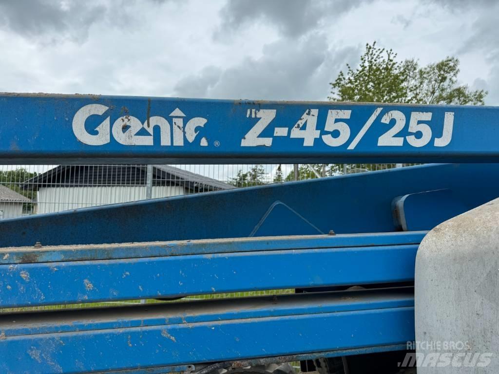 Genie Z 45/25 Bomlifte med knækarm
