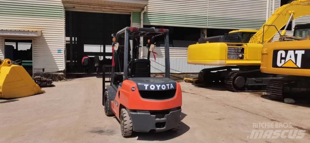 Toyota 8 FDN 30 Diesel gaffeltrucks