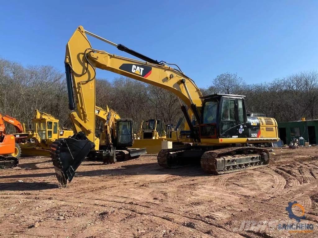 CAT 325 D Gravemaskiner på larvebånd