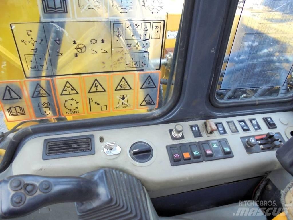 Komatsu PW 130ES-6K Gravemaskiner på hjul