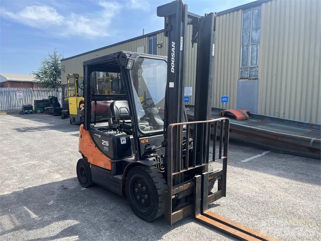 Doosan G25E-5 LPG gaffeltrucks