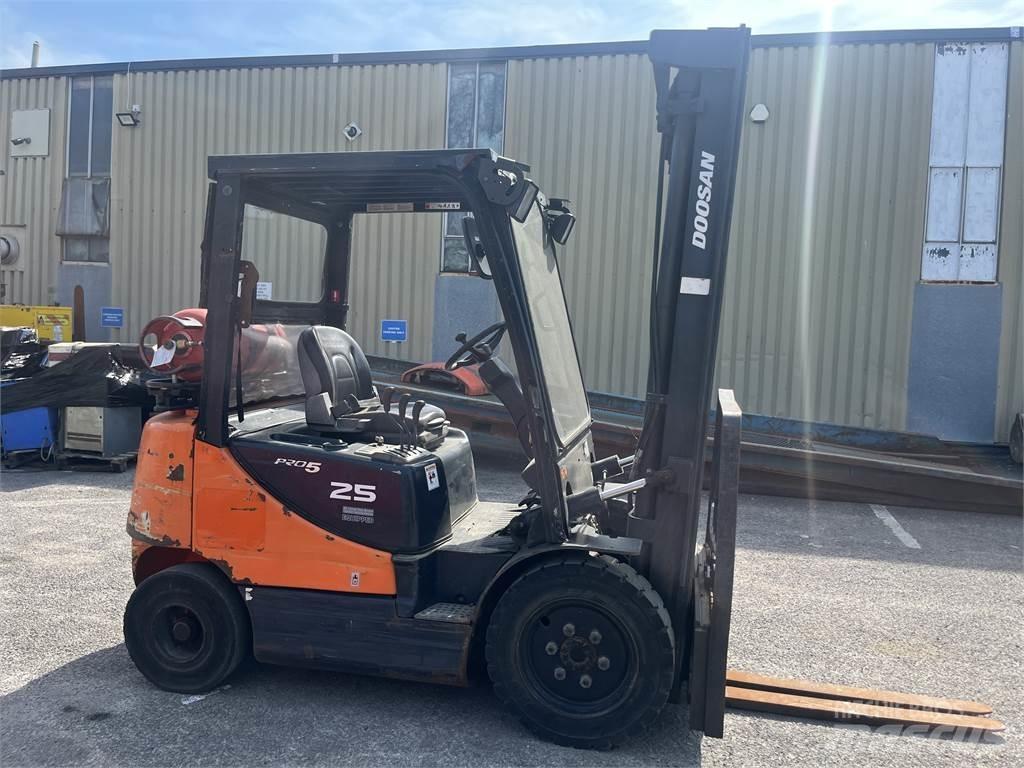 Doosan G25E-5 LPG gaffeltrucks