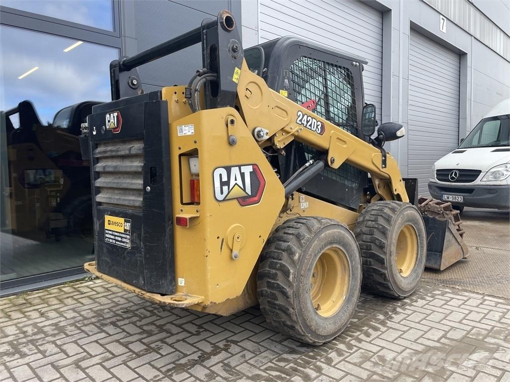 CAT 242D3 Minilæsser - skridstyret