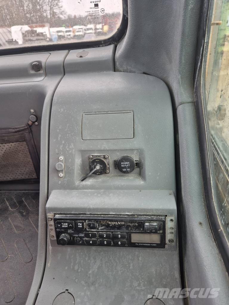 Volvo EW180B Gravemaskiner på hjul