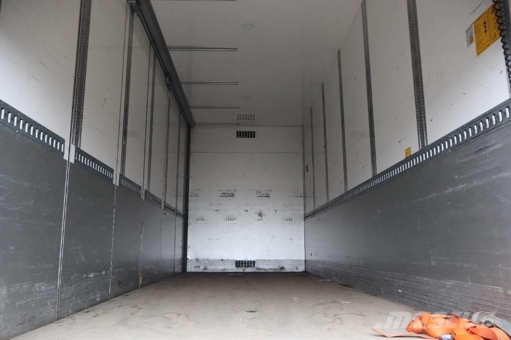 Volvo FM Serie 2595 Fast kasse