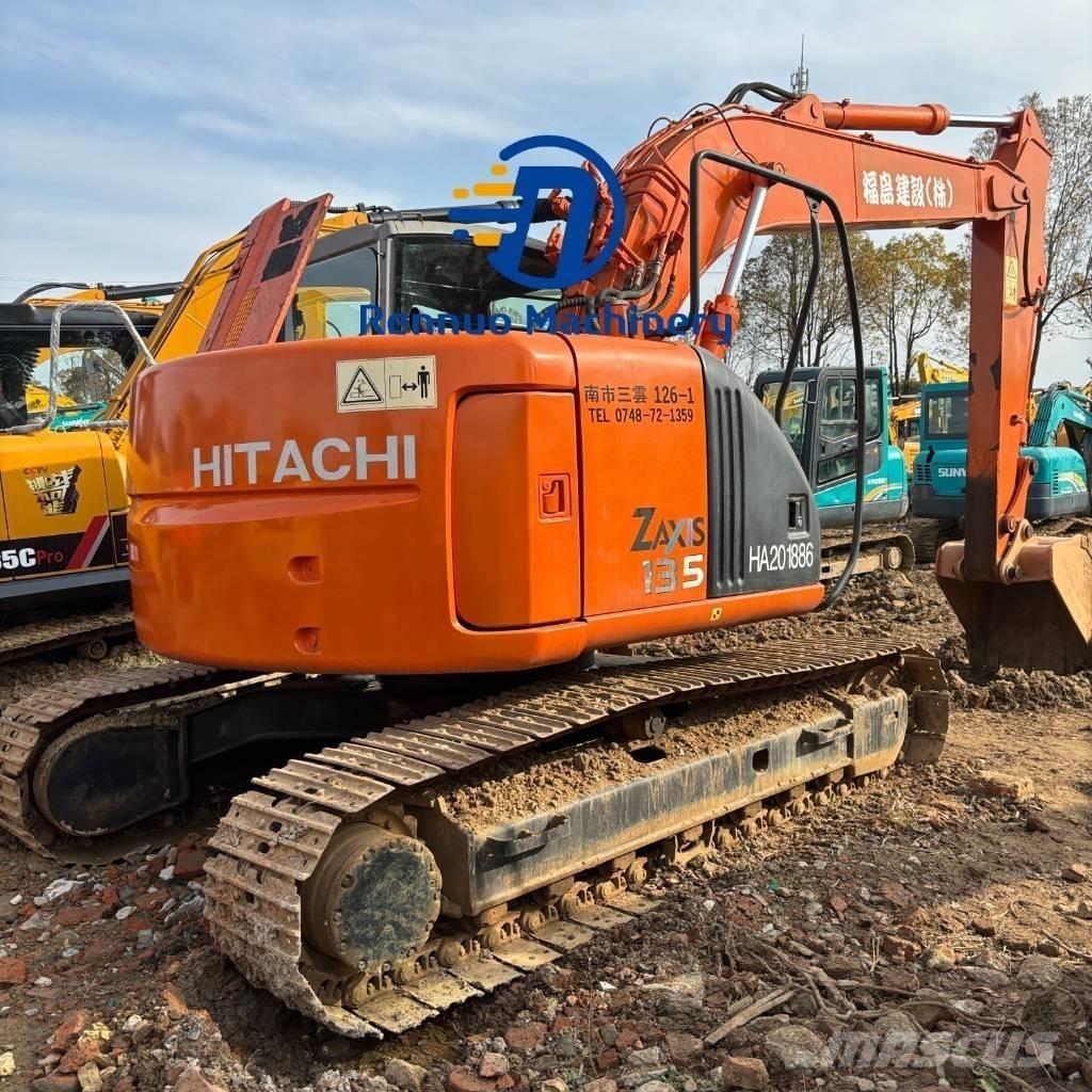 Hitachi ZX 135 US Gravemaskiner på larvebånd