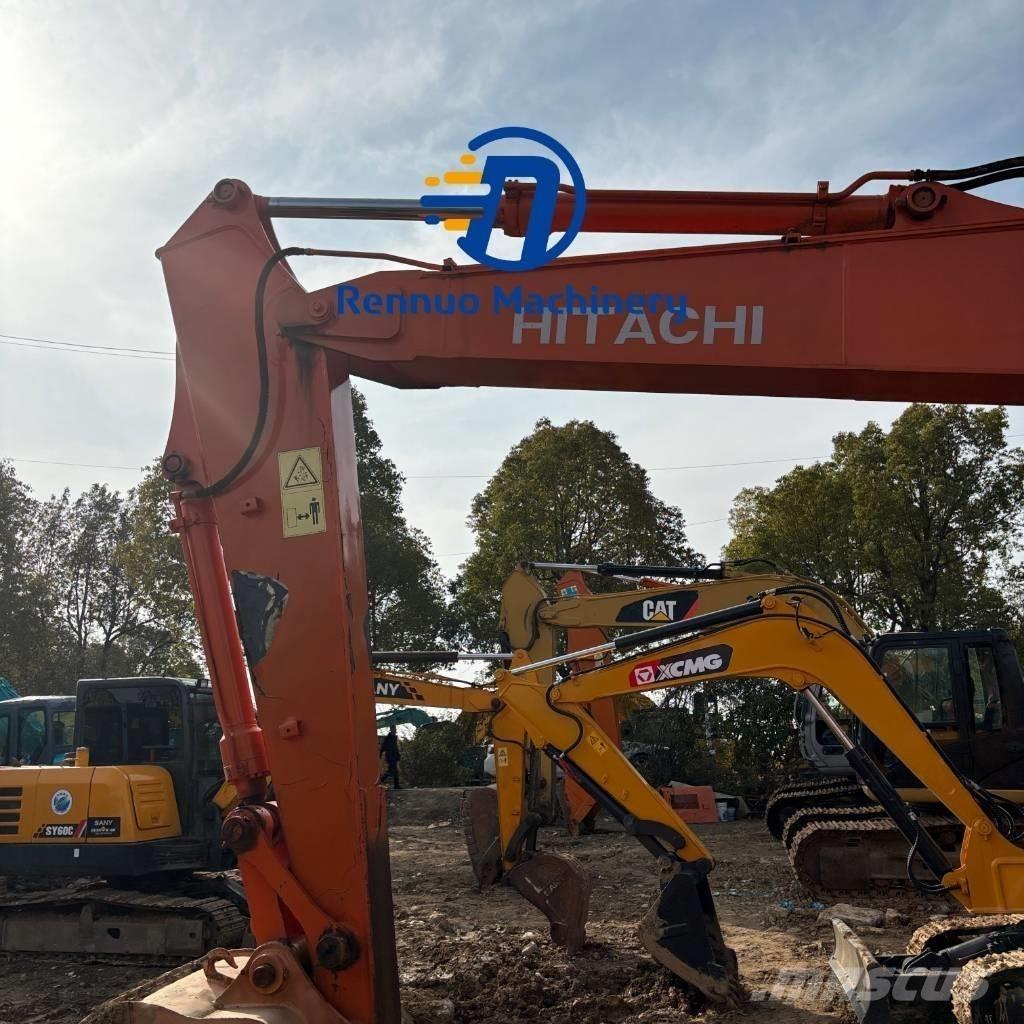 Hitachi ZX 135 US Gravemaskiner på larvebånd