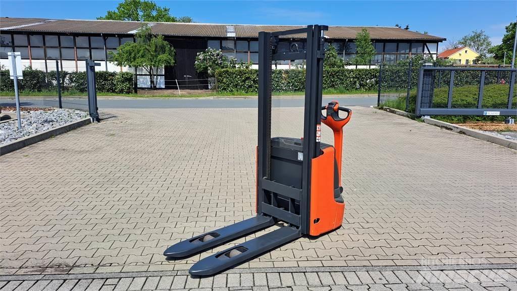 Linde L12- BR1172 Gaffelstabler med gående fører