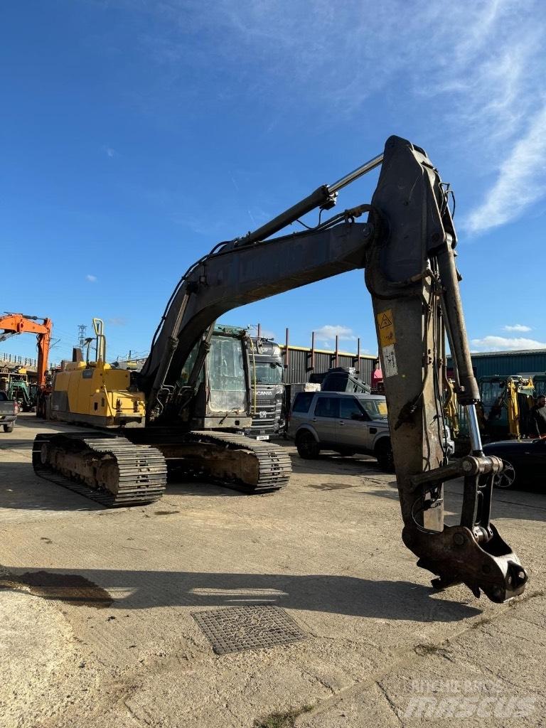 Volvo EC 220 DL Gravemaskiner på larvebånd