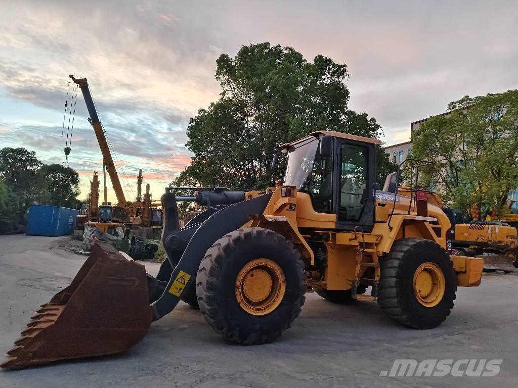 Volvo L 120 Læssemaskiner på hjul