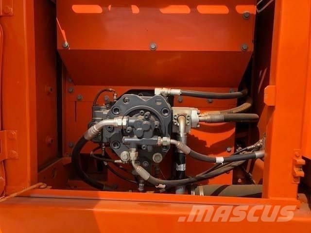 Doosan DX 225 Gravemaskiner på larvebånd