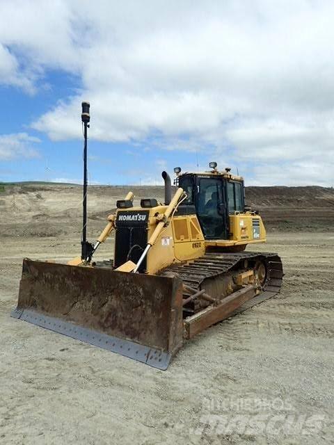 Komatsu D65PX-18 Bulldozer på larvebånd